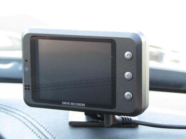 ＧＴ－Ｒ プレミアムエディション　禁煙車　ＢＯＳＥサウンド　ワンオーナー　サッチャム車両防盗システム　ハーフレザーシート　シートヒーター　純正ナビ　フルセグＴＶ　バックカメラ　Ｆ／Ｒドラレコ　純正２０インチアルミホイール　スマートキー（7枚目）