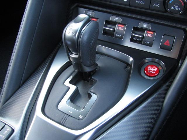 ＧＴ－Ｒ プレミアムエディション　禁煙車　ＢＯＳＥサウンド　ワンオーナー　サッチャム車両防盗システム　ハーフレザーシート　シートヒーター　純正ナビ　フルセグＴＶ　バックカメラ　Ｆ／Ｒドラレコ　純正２０インチアルミホイール　スマートキー（10枚目）