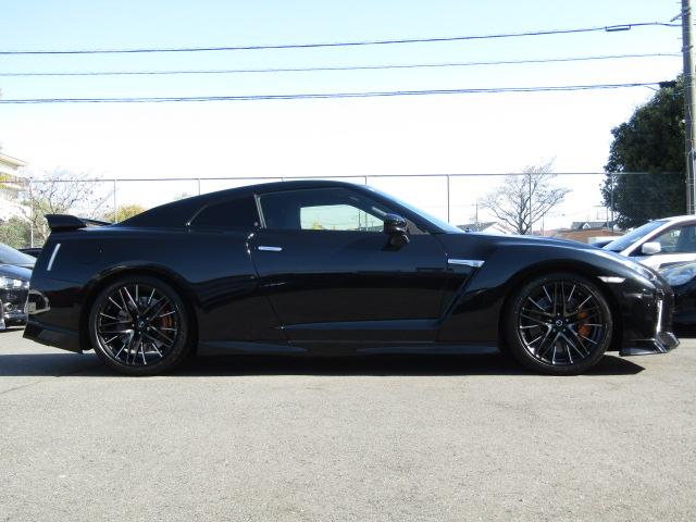 ＧＴ－Ｒ プレミアムエディション　禁煙車　ＢＯＳＥサウンド　ワンオーナー　サッチャム車両防盗システム　ハーフレザーシート　シートヒーター　純正ナビ　フルセグＴＶ　バックカメラ　Ｆ／Ｒドラレコ　純正２０インチアルミホイール　スマートキー（16枚目）