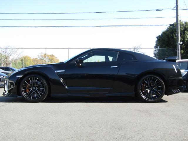 ＧＴ－Ｒ プレミアムエディション　禁煙車　ＢＯＳＥサウンド　ワンオーナー　サッチャム車両防盗システム　ハーフレザーシート　シートヒーター　純正ナビ　フルセグＴＶ　バックカメラ　Ｆ／Ｒドラレコ　純正２０インチアルミホイール　スマートキー（17枚目）