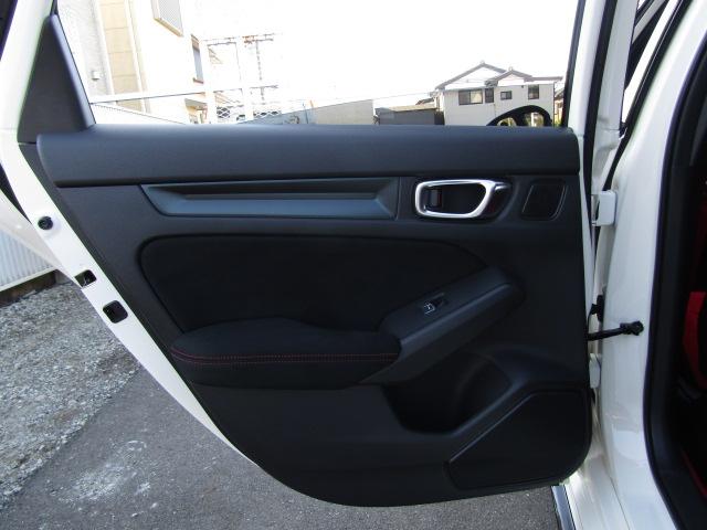 シビック タイプR 専用内装 Honda SENSING 純正ナビ フルセグTV バックカメラ 衝突軽減 ブラインドスポット スマートキー 大型リアスポイラー 純正19インチアルミ ブレンボキャリパー 純正フロアマット(61枚目)