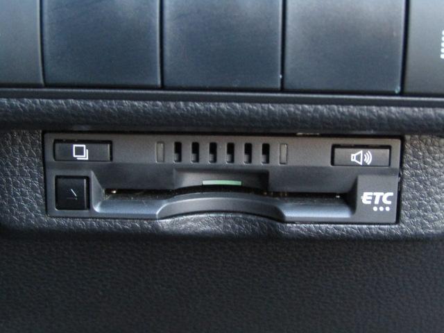 カローラスポーツ ハイブリッドＧ　スタイルパッケージ　ドライブレコーダー　ＥＴＣ　バックカメラ　クリアランスソナー　オートクルーズコントロール　レーンアシスト　衝突被害軽減システム　アルミホイール　オートマチックハイビーム　オートライト（7枚目）