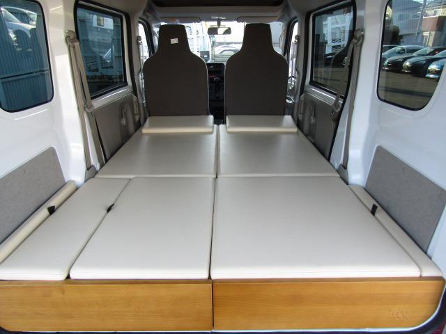 エブリイ PA フレンチバス仕様 両側スライド Hライトレベライザー オーバーヘッドシェルフ ラジオ フラットシート プライバシィガラス 運転席・助手席エアバッグ ABS ハイルーフ 15インチアルミ(39枚目)