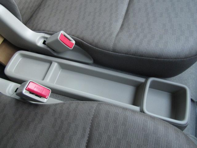 エブリイ PA フレンチバス仕様 両側スライド Hライトレベライザー オーバーヘッドシェルフ ラジオ フラットシート プライバシィガラス 運転席・助手席エアバッグ ABS ハイルーフ 15インチアルミ(50枚目)