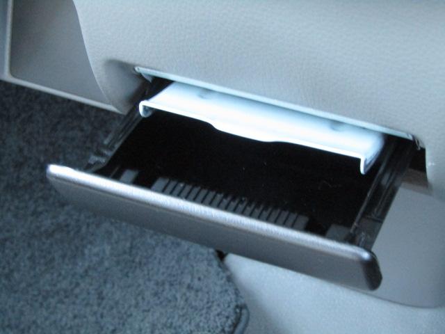 エブリイ PA フレンチバス仕様 両側スライド Hライトレベライザー オーバーヘッドシェルフ ラジオ フラットシート プライバシィガラス 運転席・助手席エアバッグ ABS ハイルーフ 15インチアルミ(52枚目)