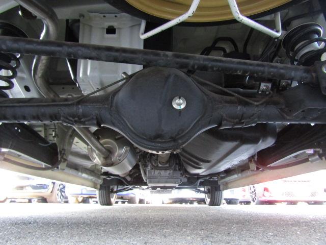 エブリイ PA フレンチバス仕様 両側スライド Hライトレベライザー オーバーヘッドシェルフ ラジオ フラットシート プライバシィガラス 運転席・助手席エアバッグ ABS ハイルーフ 15インチアルミ(64枚目)