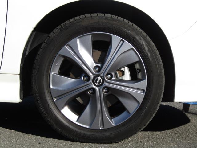 リーフ ｅ＋　Ｘ　アーバンクロム　全周囲カメラ　ナビ　クリアランスソナー　オートクルーズコントロール　レーンアシスト　衝突被害軽減システム　アルミホイール　オートライト　ＬＥＤヘッドランプ　スマートキー　電動格納ミラー　シートヒーター（32枚目）