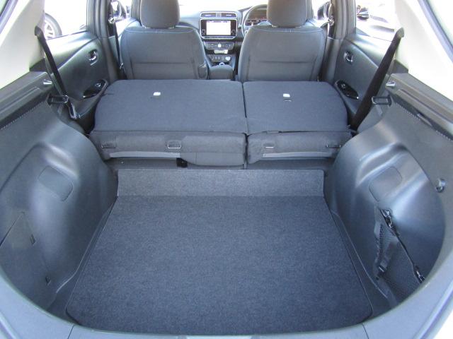 リーフ ｅ＋　Ｘ　アーバンクロム　全周囲カメラ　ナビ　クリアランスソナー　オートクルーズコントロール　レーンアシスト　衝突被害軽減システム　アルミホイール　オートライト　ＬＥＤヘッドランプ　スマートキー　電動格納ミラー　シートヒーター（43枚目）