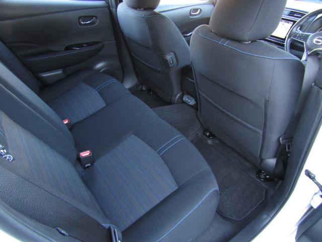 リーフ ｅ＋　Ｘ　アーバンクロム　全周囲カメラ　ナビ　クリアランスソナー　オートクルーズコントロール　レーンアシスト　衝突被害軽減システム　アルミホイール　オートライト　ＬＥＤヘッドランプ　スマートキー　電動格納ミラー　シートヒーター（56枚目）