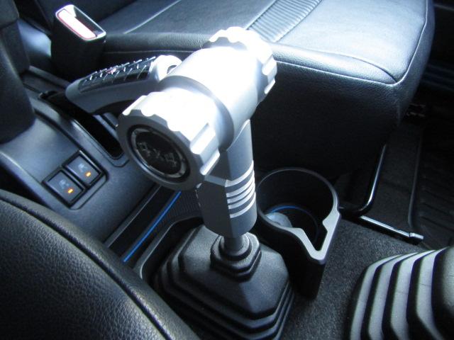 ジムニー XL BLITZタワーバー HKSエアクリ Defiターボ計 C.L.LINKホース GReddyキャップ LODIO DRIVE16AW OKADA PROJECTSプラグ GEOLANDARタイヤ(10枚目)