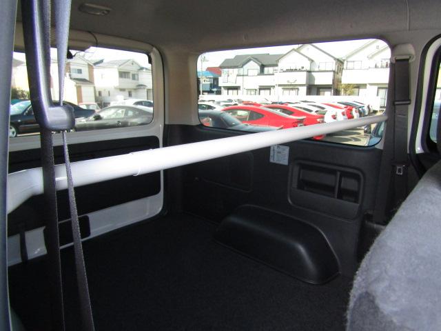 ハイエースバン ロングスーパーＧＬ　全周囲カメラ　ナビ　クリアランスソナー　レーンアシスト　衝突被害軽減システム　両側スライドドア　オートマチックハイビーム　オートライト　スマートキー　後席モニター　電動格納ミラー　ＣＶＴ　１００Ｖ電源（61枚目）