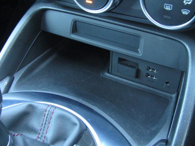 ロードスター Ｓスペシャルパッケージ　パドルシフト　幌破れ無し　オートライト　ＥＮＫＥＩ１７インチアルミ　ＳＤナビ・フルセグ　ＤＶＤ再生　ＵＳＢ・ブルートゥース接続　ＢＯＳＥサウンド　ＥＴＣ　ＬＥＤライト　プッシュスタート（47枚目）