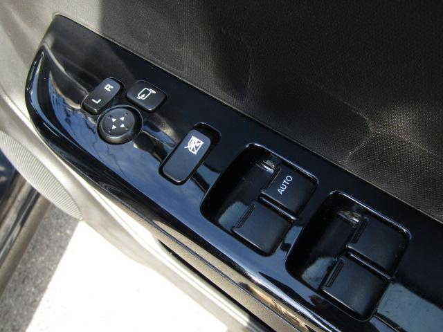 アルトターボＲＳ ベースグレード　ＥＴＣ　オートクルーズコントロール　衝突被害軽減システム　オートライト　ＨＩＤ　スマートキー　アイドリングストップ　電動格納ミラー　シートヒーター　ＡＴ　盗難防止システム　ＡＢＳ　ＥＳＣ　ＣＤ　ＵＳＢ（11枚目）