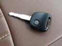 今や欠かせないアイテムとなったキーレス。もちろん付いています。直接キーを差し込まなくてもドアの施錠・開錠が出来ます。ドア回りのキズ防止にもなりますね