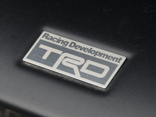 ＧＴ　後期型　パドルシフト　ＴＲＤフルエアロ　ＴＲＤ４本出しマフラー　ＥＮＫＥＩ１８ＡＷ　ナビ・フルセグ　バックカメラ　ＤＶＤ再生　音楽サーバー　ブルートゥース接続　ＥＴＣ　ＬＥＤヘッド　スマートキ－(43枚目)