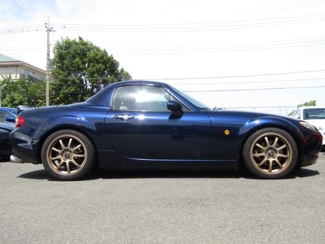 ロードスター Ｓ　ＲＨＴ　パドルシフト　ＢＬＩＴＺ車高調　柿本マフラー　Ａｕｔｏｅｘｅリアフロアバー　ＴＥＩＮフロントタワーバー　ＢＯＳＥサウンド　ＨＩＤライト　ＥＴＣ　ＬＭスポーツ１７ＡＷ　エンジンスターター（26枚目）