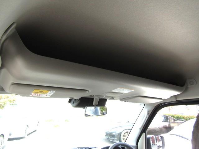 エブリイ ＰＡリミテッド　６型　セーフティＳ　届出済未使用車　ＵＳＢ充電　ＦＭ／ＡＭラジオ　Ｈライトレベライザ　オーバーヘッドシェルフ　障害物センサー　レーンキープアシスト　フルフラット　プライバシィガラス（4枚目）