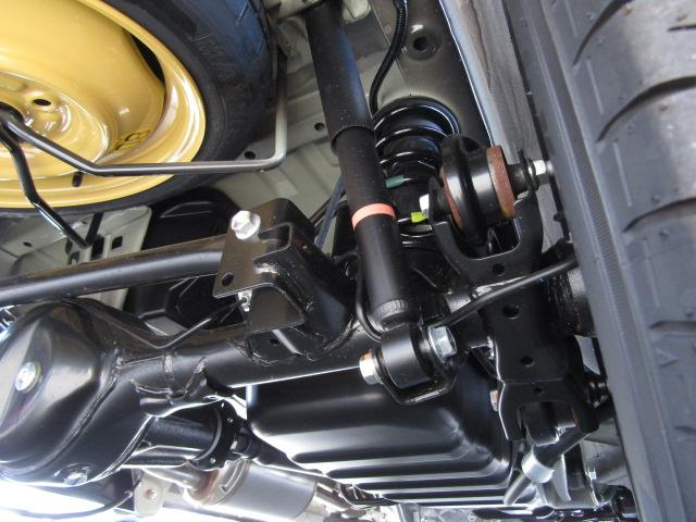 エブリイ ＰＡリミテッド　６型　セーフティＳ　届出済未使用車　ＵＳＢ充電　ＦＭ／ＡＭラジオ　Ｈライトレベライザ　オーバーヘッドシェルフ　障害物センサー　レーンキープアシスト　フルフラット　プライバシィガラス（20枚目）