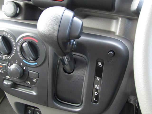 エブリイ ＰＡリミテッド　６型　セーフティＳ　届出済未使用車　ＵＳＢ充電　ＦＭ／ＡＭラジオ　Ｈライトレベライザ　オーバーヘッドシェルフ　障害物センサー　レーンキープアシスト　フルフラット　プライバシィガラス（38枚目）