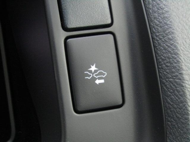 ハイエースワゴン GL セーフティセンス/衝突軽減ブレーキ/レーンキープアシスト/コーナーセンサー/電動スライドドア/デジタルインナーミラー/MTモード/LED/フォグランプ/MTモード/メーカー保証付き/(17枚目)
