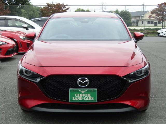 MAZDA3ファストバック 20Sバーガンディ セレクション レーダークルーズ/360°カメラ/マツダコネクトナビ/シートヒーター/ETC/赤革シート/パワーシート/衝突軽減ブレーキ/パドルシフト/ヘッドアップディスプレイ/LED/純正18AW/(8枚目)