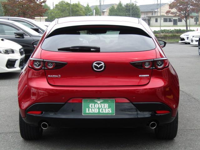 MAZDA3ファストバック 20Sバーガンディ セレクション レーダークルーズ/360°カメラ/マツダコネクトナビ/シートヒーター/ETC/赤革シート/パワーシート/衝突軽減ブレーキ/パドルシフト/ヘッドアップディスプレイ/LED/純正18AW/(9枚目)