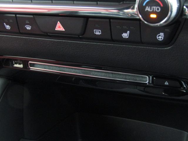MAZDA3ファストバック 20Sバーガンディ セレクション レーダークルーズ/360°カメラ/マツダコネクトナビ/シートヒーター/ETC/赤革シート/パワーシート/衝突軽減ブレーキ/パドルシフト/ヘッドアップディスプレイ/LED/純正18AW/(50枚目)