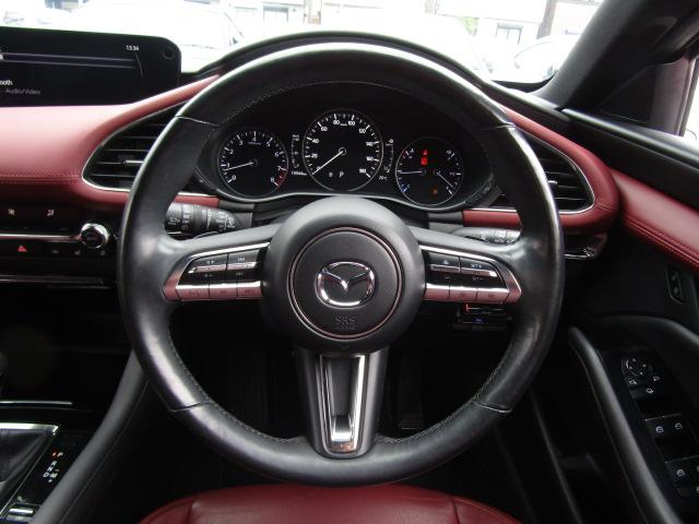 MAZDA3ファストバック 20Sバーガンディ セレクション レーダークルーズ/360°カメラ/マツダコネクトナビ/シートヒーター/ETC/赤革シート/パワーシート/衝突軽減ブレーキ/パドルシフト/ヘッドアップディスプレイ/LED/純正18AW/(62枚目)