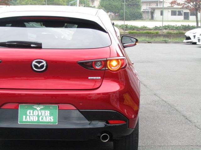 MAZDA3ファストバック 20Sバーガンディ セレクション レーダークルーズ/360°カメラ/マツダコネクトナビ/シートヒーター/ETC/赤革シート/パワーシート/衝突軽減ブレーキ/パドルシフト/ヘッドアップディスプレイ/LED/純正18AW/(67枚目)