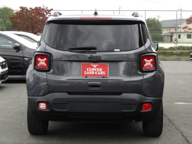 ジープ・レネゲード ナイトイーグル クルーズコントロール/コーナーセンサー/ブルートゥースオーディオ/ETC/ステアリングSW/MTモード/レーンキープアシスト/ブラインドスポット/バックカメラ/フォグ/純正アルミ/(9枚目)