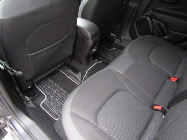 ジープ・レネゲード ナイトイーグル クルーズコントロール/コーナーセンサー/ブルートゥースオーディオ/ETC/ステアリングSW/MTモード/レーンキープアシスト/ブラインドスポット/バックカメラ/フォグ/純正アルミ/(33枚目)