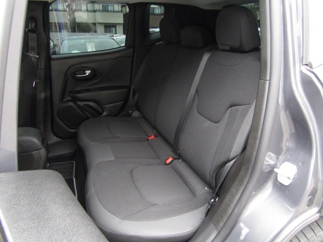 ジープ・レネゲード ナイトイーグル クルーズコントロール/コーナーセンサー/ブルートゥースオーディオ/ETC/ステアリングSW/MTモード/レーンキープアシスト/ブラインドスポット/バックカメラ/フォグ/純正アルミ/(34枚目)