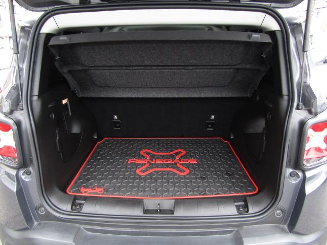 ジープ・レネゲード ナイトイーグル クルーズコントロール/コーナーセンサー/ブルートゥースオーディオ/ETC/ステアリングSW/MTモード/レーンキープアシスト/ブラインドスポット/バックカメラ/フォグ/純正アルミ/(54枚目)