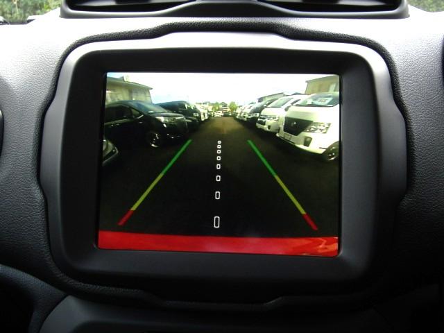 ジープ・レネゲード リミテッド 純正8.4インチナビ/レーダークルーズ/衝突軽減ブレーキ/レーンキープアシスト/コーナーセンサー/前後ドラレコ/シートヒーター/黒革シート/ブラインドスポット/パワーシート/LED/(12枚目)