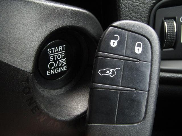 ジープ・レネゲード リミテッド 純正8.4インチナビ/レーダークルーズ/衝突軽減ブレーキ/レーンキープアシスト/コーナーセンサー/前後ドラレコ/シートヒーター/黒革シート/ブラインドスポット/パワーシート/LED/(16枚目)