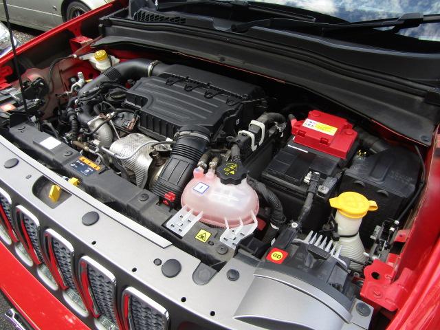 ジープ・レネゲード リミテッド 純正8.4インチナビ/レーダークルーズ/衝突軽減ブレーキ/レーンキープアシスト/コーナーセンサー/前後ドラレコ/シートヒーター/黒革シート/ブラインドスポット/パワーシート/LED/(21枚目)