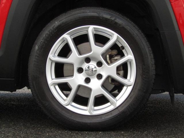 ジープ・レネゲード リミテッド 純正8.4インチナビ/レーダークルーズ/衝突軽減ブレーキ/レーンキープアシスト/コーナーセンサー/前後ドラレコ/シートヒーター/黒革シート/ブラインドスポット/パワーシート/LED/(35枚目)