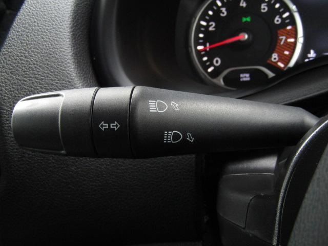 ジープ・レネゲード リミテッド 純正8.4インチナビ/レーダークルーズ/衝突軽減ブレーキ/レーンキープアシスト/コーナーセンサー/前後ドラレコ/シートヒーター/黒革シート/ブラインドスポット/パワーシート/LED/(44枚目)