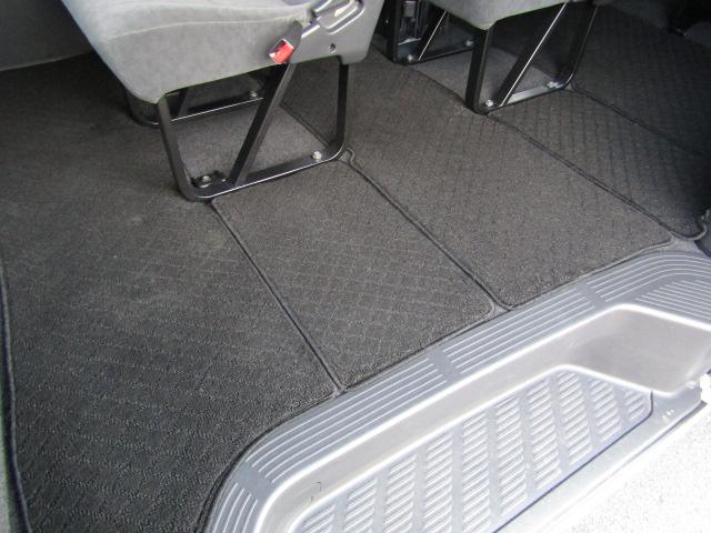 ハイエースワゴン GL 社外フルセグナビ/フリップダウンモニター/電動スライド/セーフティセンス/衝突軽減ブレーキ/レーンキープアシスト/バックカメラ/ETC/スマートキー/LED/フォグ/4WD/(56枚目)