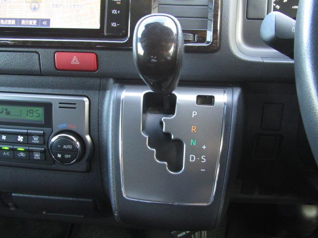 ハイエースバン スーパーGL ダークプライムII リフトアップ/社外16インチアルミ/マッドフラップ/シートカバー/2.0ETC/純正フルセグナビ/DVD再生/ブルートゥース/バックカメラ/セーフティセンス/衝突軽減ブレーキ/LED/(16枚目)