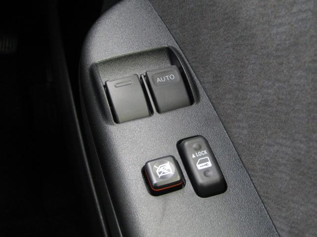 ハイエースワゴン GL セーフティセンス/衝突軽減ブレーキ/レーンキープアシスト/コーナーセンサー/電動スライドドア/デジタルインナーミラー/MTモード/LED/フォグランプ/スマートキー/プッシュスタート(30枚目)