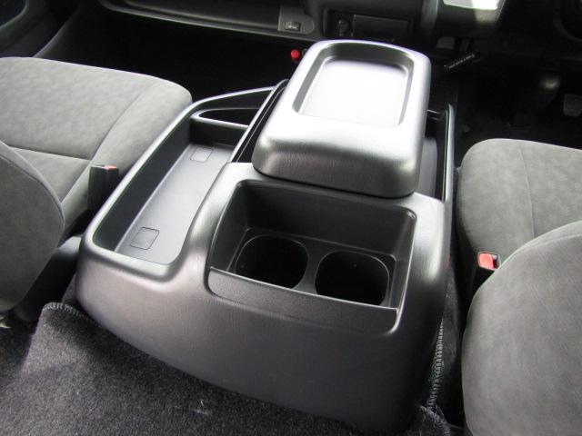 ハイエースワゴン GL セーフティセンス/衝突軽減ブレーキ/レーンキープアシスト/コーナーセンサー/電動スライドドア/デジタルインナーミラー/MTモード/LED/フォグランプ/スマートキー/プッシュスタート(37枚目)