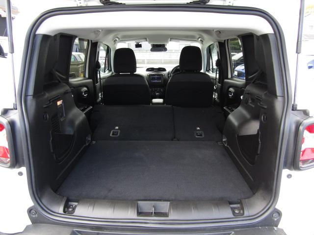 ジープ・レネゲード ナイトイーグル クルーズコントロール/衝突軽減ブレーキ/レーンキープアシスト/Cセンサー/BTオーディオ/USB機能/ブラインドスポット/バックカメラ/ルーフレール/LED/純正アルミ/1オーナー/(11枚目)