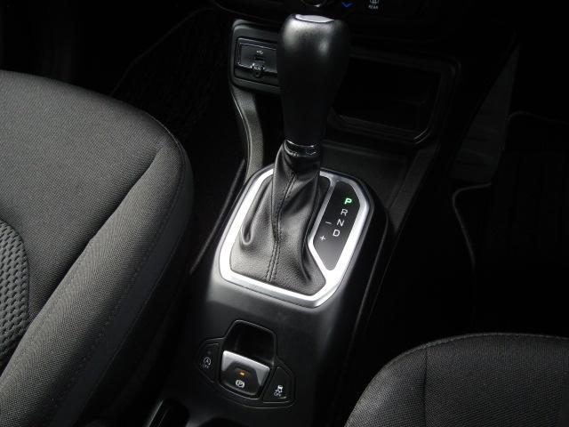 ジープ・レネゲード ナイトイーグル クルーズコントロール/衝突軽減ブレーキ/レーンキープアシスト/Cセンサー/BTオーディオ/USB機能/ブラインドスポット/バックカメラ/ルーフレール/LED/純正アルミ/1オーナー/(12枚目)