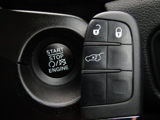 ジープ・レネゲード ナイトイーグル クルーズコントロール/衝突軽減ブレーキ/レーンキープアシスト/Cセンサー/BTオーディオ/USB機能/ブラインドスポット/バックカメラ/ルーフレール/LED/純正アルミ/1オーナー/(15枚目)