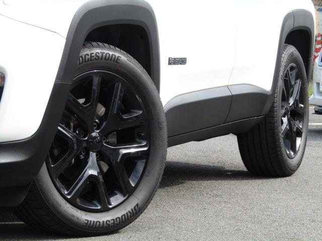 ジープ・レネゲード ナイトイーグル クルーズコントロール/衝突軽減ブレーキ/レーンキープアシスト/Cセンサー/BTオーディオ/USB機能/ブラインドスポット/バックカメラ/ルーフレール/LED/純正アルミ/1オーナー/(20枚目)