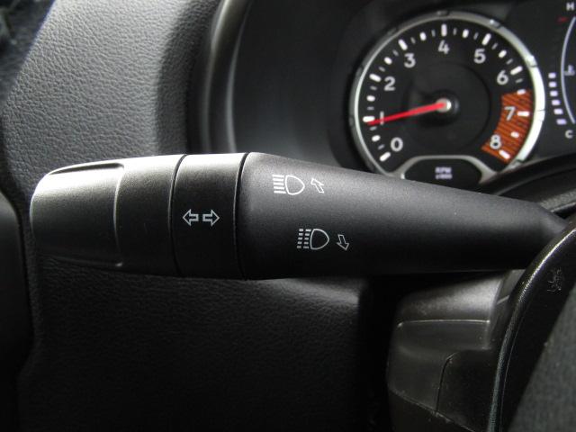 ジープ・レネゲード ナイトイーグル クルーズコントロール/衝突軽減ブレーキ/レーンキープアシスト/Cセンサー/BTオーディオ/USB機能/ブラインドスポット/バックカメラ/ルーフレール/LED/純正アルミ/1オーナー/(21枚目)