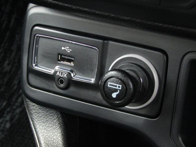 ジープ・レネゲード ナイトイーグル クルーズコントロール/衝突軽減ブレーキ/レーンキープアシスト/Cセンサー/BTオーディオ/USB機能/ブラインドスポット/バックカメラ/ルーフレール/LED/純正アルミ/1オーナー/(41枚目)