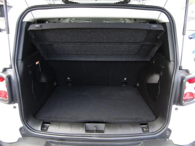 ジープ・レネゲード ナイトイーグル クルーズコントロール/衝突軽減ブレーキ/レーンキープアシスト/Cセンサー/BTオーディオ/USB機能/ブラインドスポット/バックカメラ/ルーフレール/LED/純正アルミ/1オーナー/(50枚目)