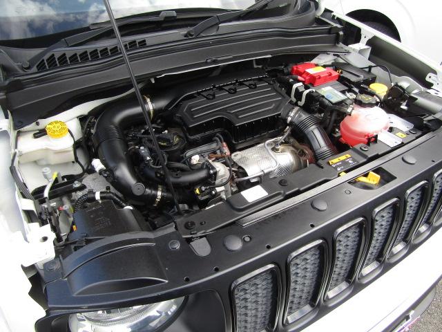 ジープ・レネゲード ナイトイーグル クルーズコントロール/衝突軽減ブレーキ/レーンキープアシスト/Cセンサー/BTオーディオ/USB機能/ブラインドスポット/バックカメラ/ルーフレール/LED/純正アルミ/1オーナー/(58枚目)